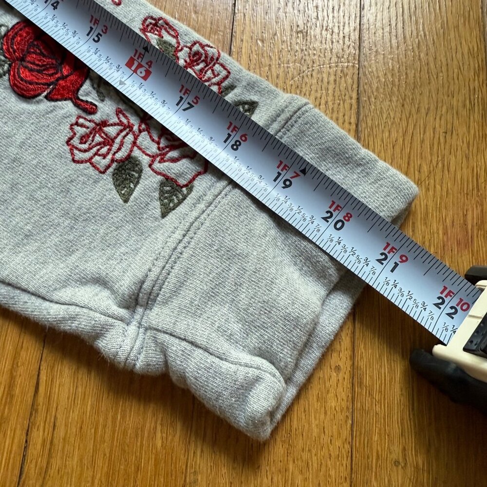 Adaptation Post LA Size L Gray Red Rose Floral Embroidered Crewneck Sweatshirt - Picture 11 of 15